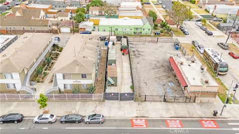 Photo of 1550 W Florence Avenue, Los Angeles, CA 90047 (MLS # SR26115683)