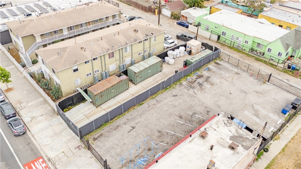 1550 W Florence Avenue