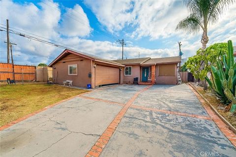 Photo of 10802 Archway Drive, Whittier, CA 90604 (MLS # TR25218980) Photo of 10802 Archway Drive, Whittier, CA 90604 (MLS # TR25218980)