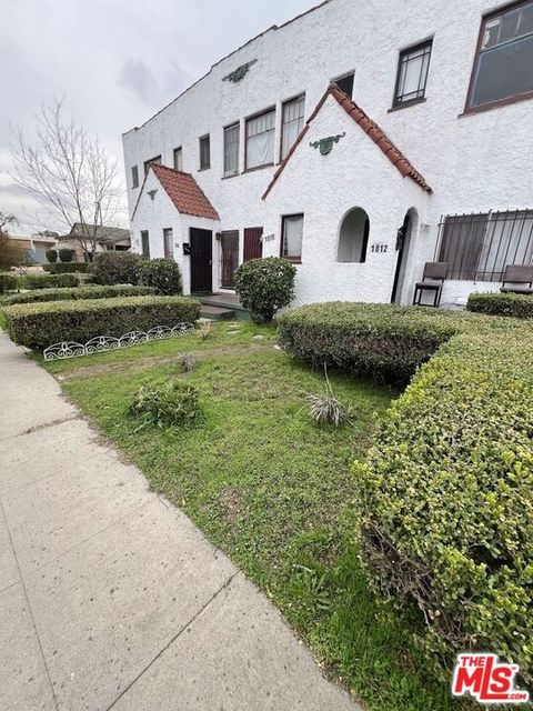 Photo of 1806 W 35th Place, Los Angeles, CA 90018 (MLS # 25621601)