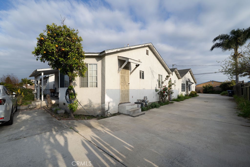 10092 10094 Larson Avenue