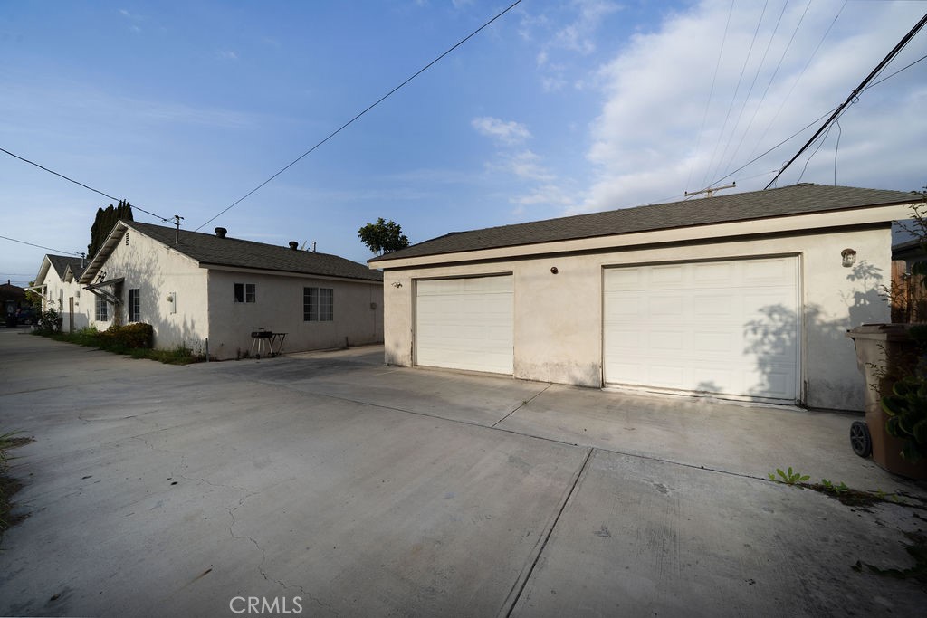 10092 10094 Larson Avenue