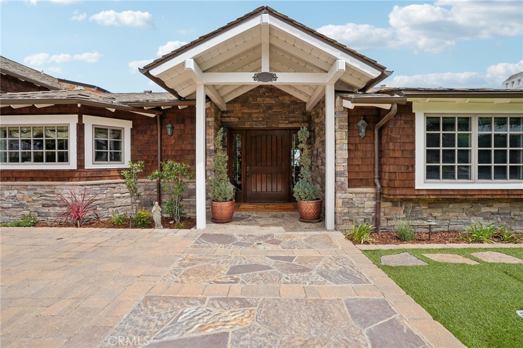 16 Saddle Road