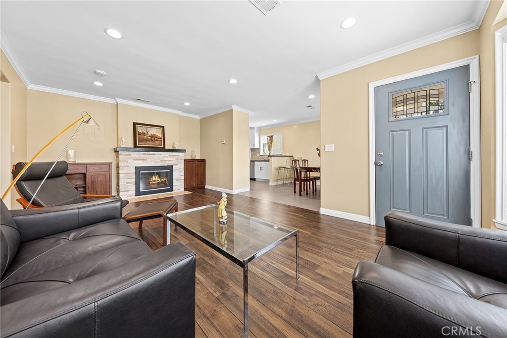 545 Morris Place