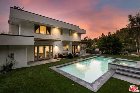 Tiny photo for 10832 Wrightwood Lane, Studio City, CA 91604 (MLS # 26642189)