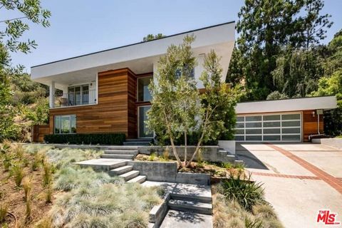 Tiny photo for 10832 Wrightwood Lane, Studio City, CA 91604 (MLS # 26642189)