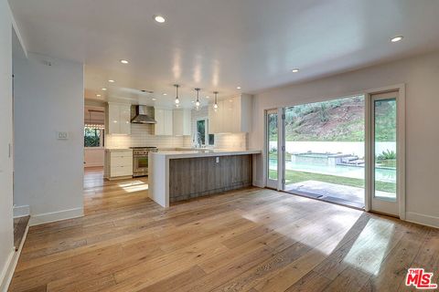 Tiny photo for 10832 Wrightwood Lane, Studio City, CA 91604 (MLS # 26642189)