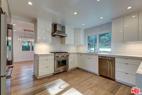 Tiny photo for 10832 Wrightwood Lane, Studio City, CA 91604 (MLS # 26642189)
