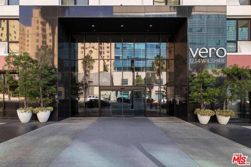 1234 Wilshire Boulevard 115