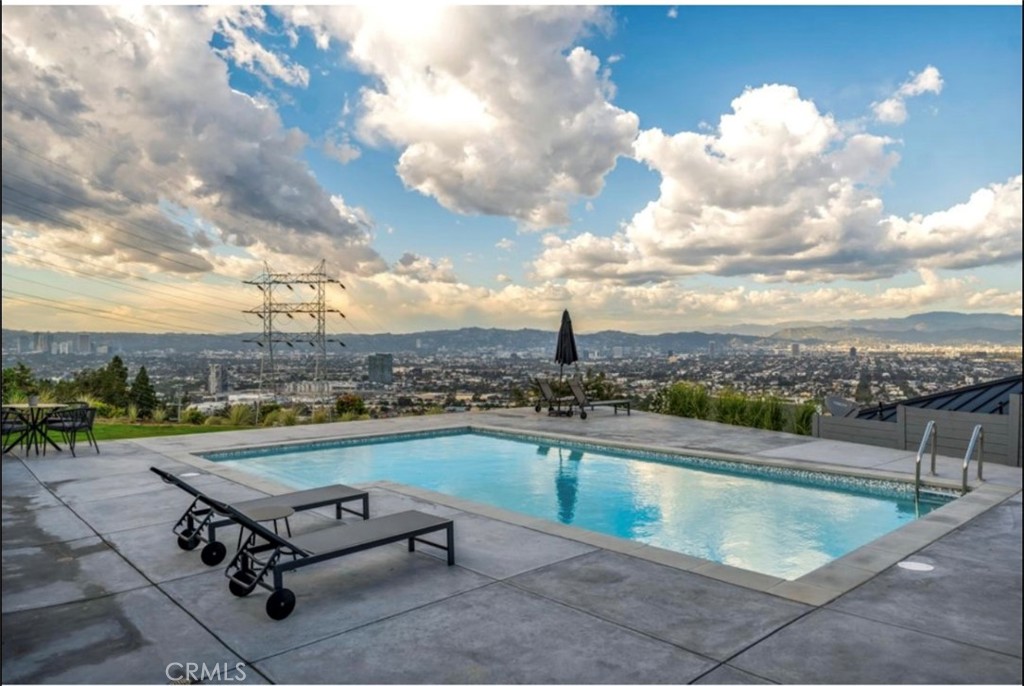 4139 S Cloverdale Avenue