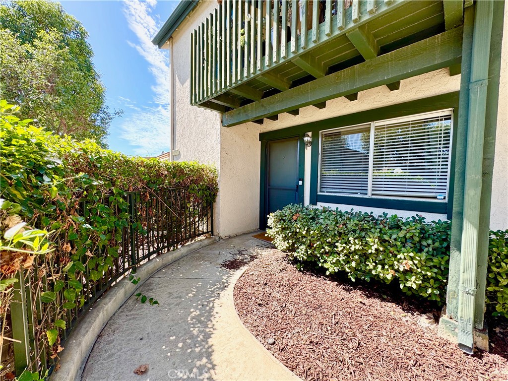 Look no further than this charming 1 bed, 1 bath condo in the Aliso Creek Villas of Lake Forest. This home features updated vinyl flooring, an open living area, and a private patio. The spacious Primary bedroom offers an en-suite and walk-in closet. Laundry closet includes washer/dryer. Enjoy access to three community pools and a playground. This property is centrally located and close to nearby shopping centers, the Lake Forest Golf Course, and the 5 Freeway. This is a great opportunity to own a home at a great price!