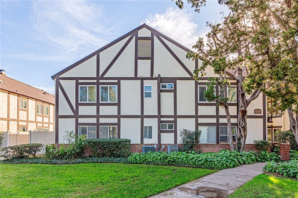 Photo of 15510 Williams St #F, Tustin, CA 92780 (MLS # PW26012594)