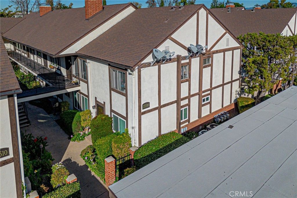 Photo of 15510 Williams St #F, Tustin, CA 92780 (MLS # PW26012594)