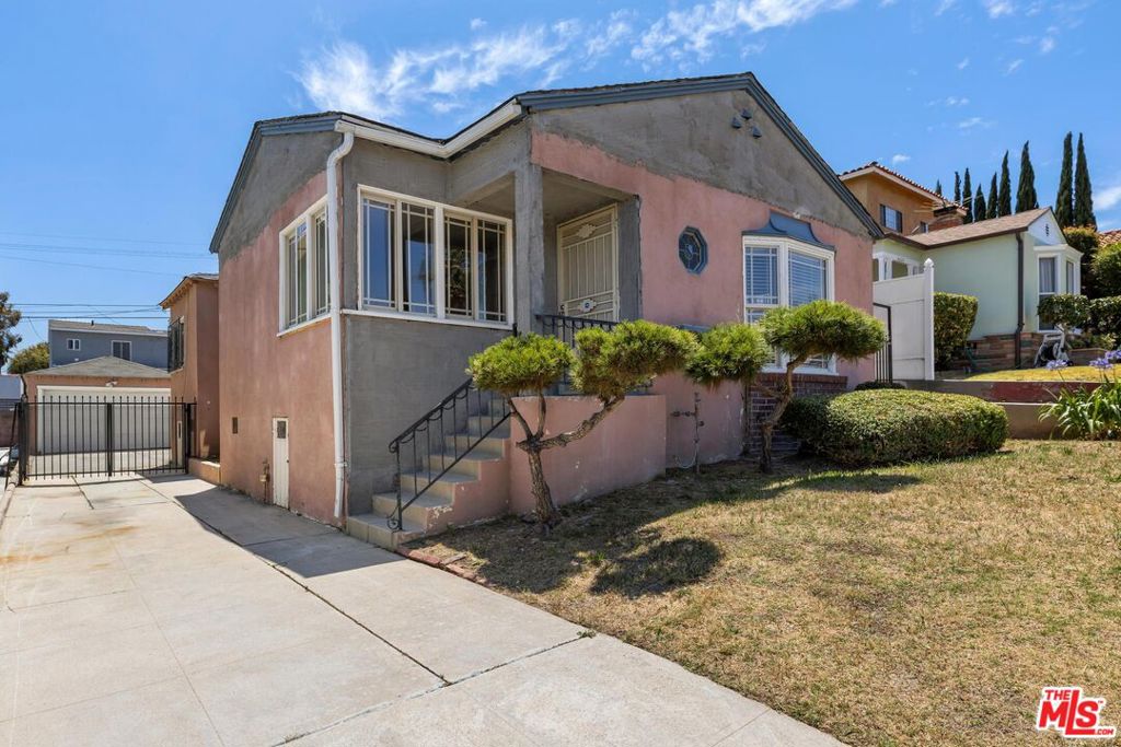 4218 W 58th Place