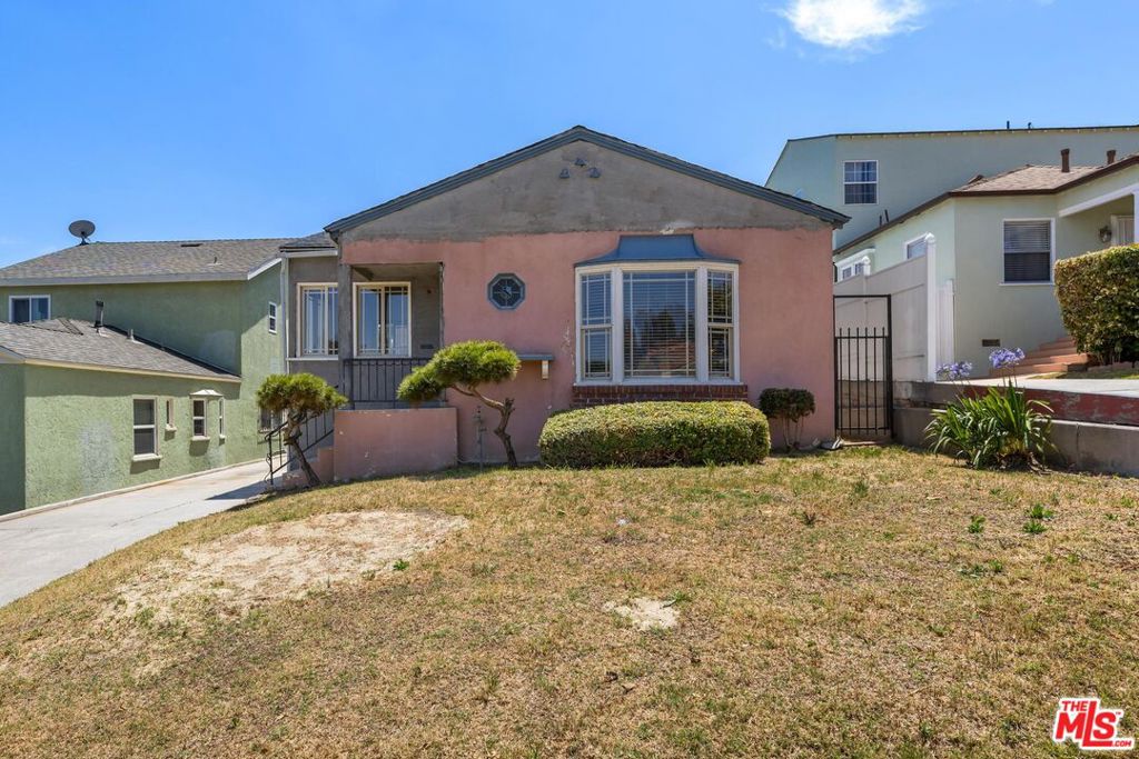 4218 W 58th Place