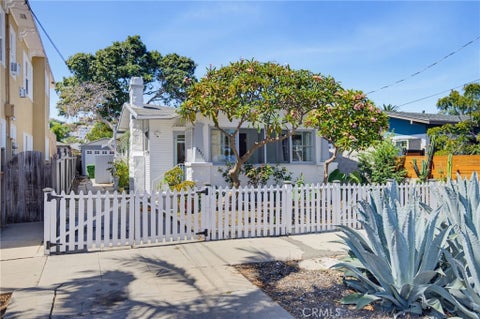 Photo of 2637 S Pacific Avenue, San Pedro, CA 90731 (MLS # SB26203284)
