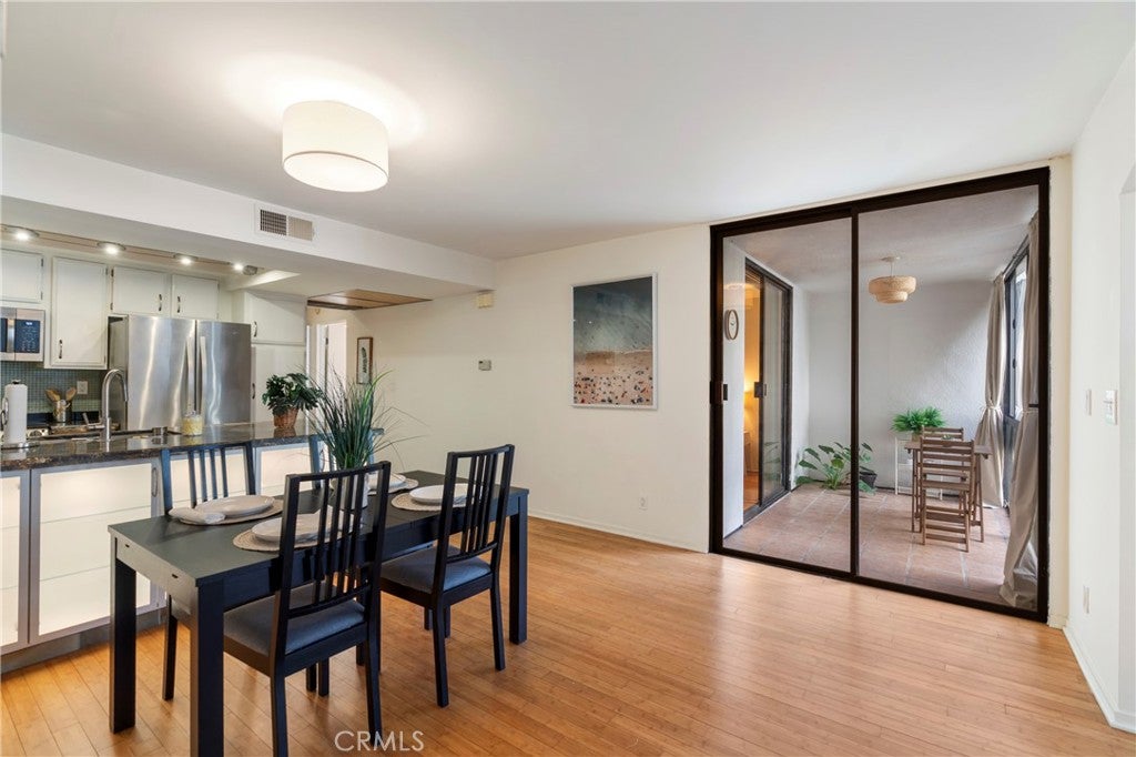 740 N Kings Road 208