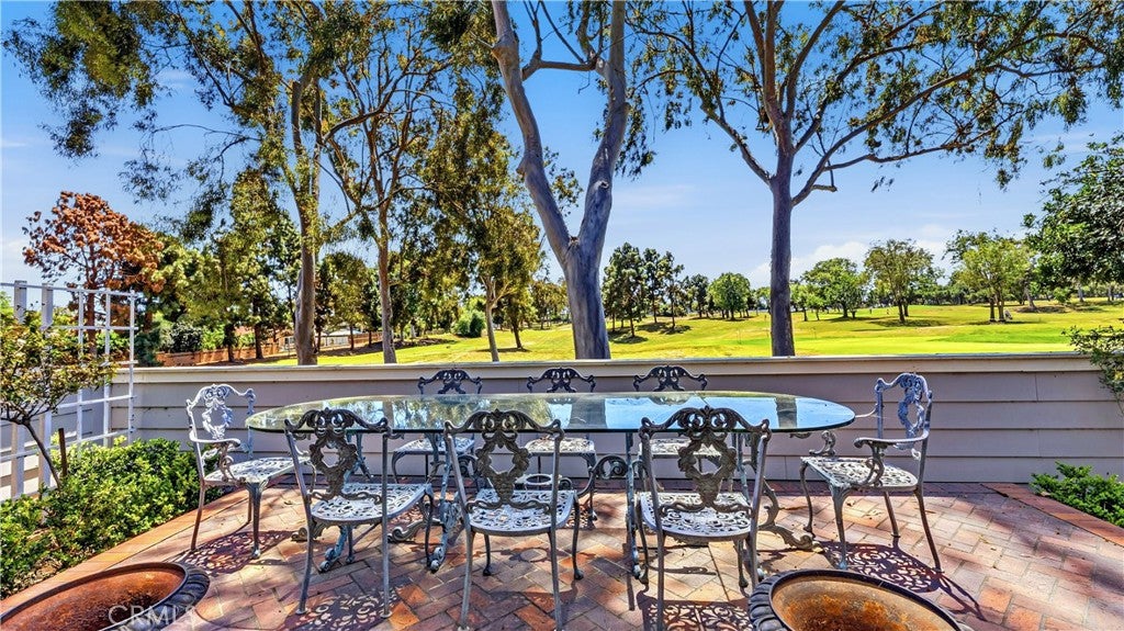 6068 Avenida De Castillo