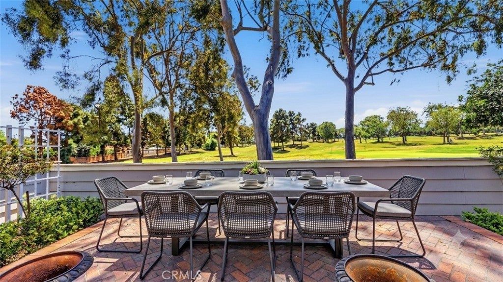 6068 Avenida De Castillo