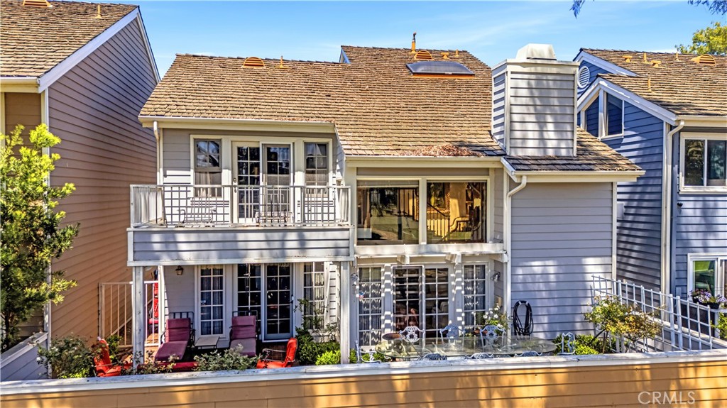 6068 Avenida De Castillo