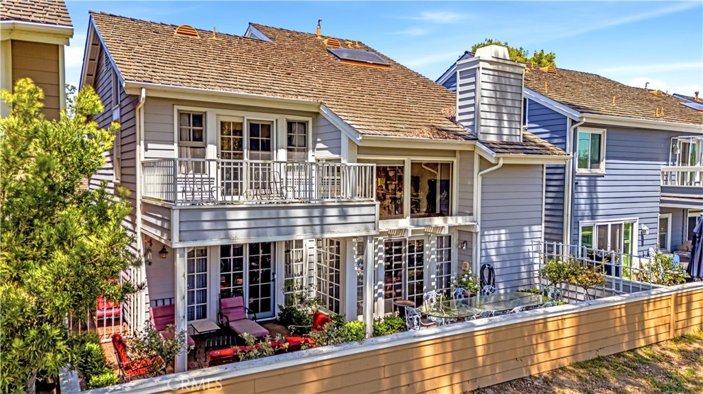 6068 Avenida De Castillo