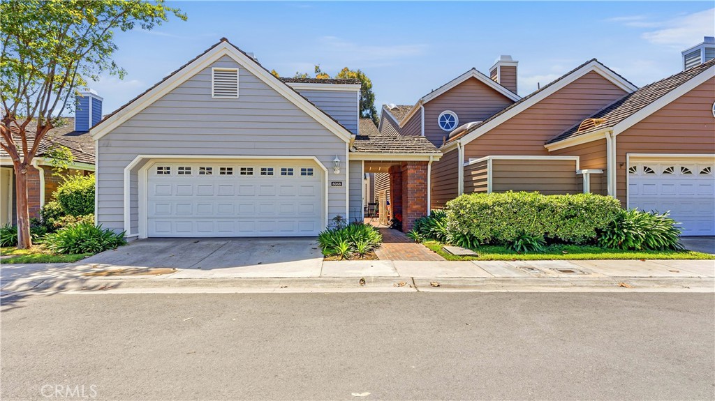 6068 Avenida De Castillo