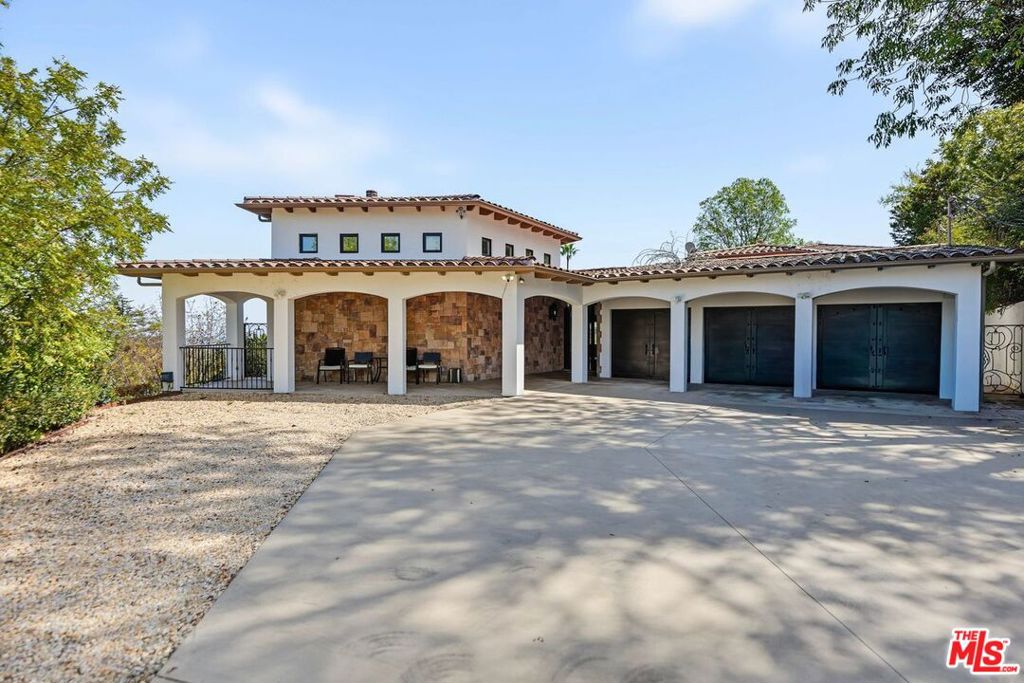 Photo of 4550 Gable Drive, Encino, CA 91316 (MLS # 26103754)