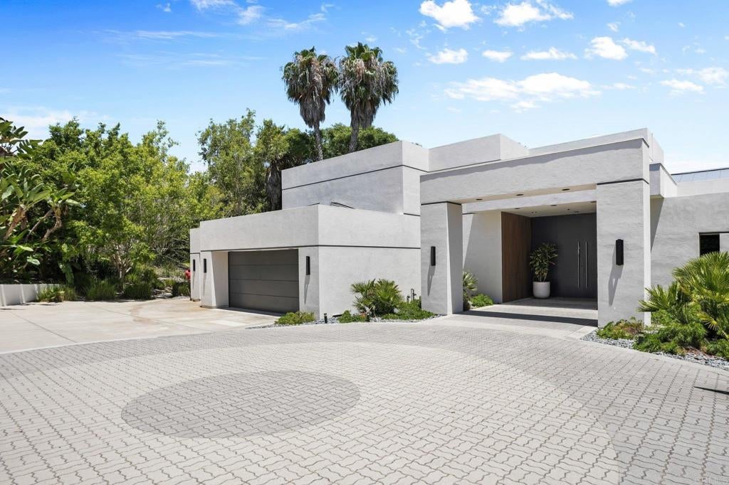 14821 Calle Montelibano