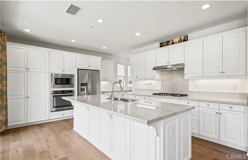 3433 Villa Drive