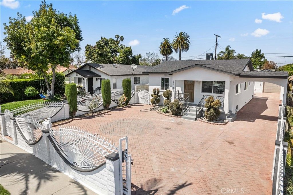 Photo of 1547 W 69th Street, Los Angeles, CA 90047 (MLS # MB25166589)