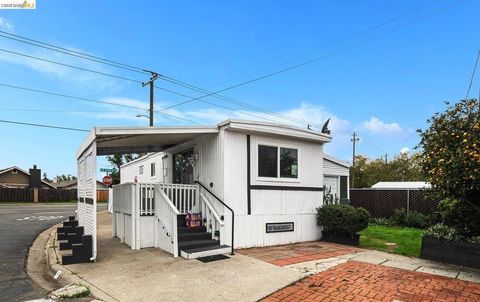 Photo of 210 210 W Cypress Rd, Oakley, CA 94561 (MLS # 41126215)