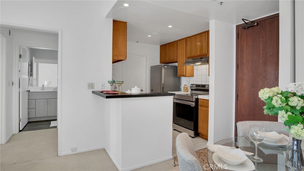 222 S Central 432