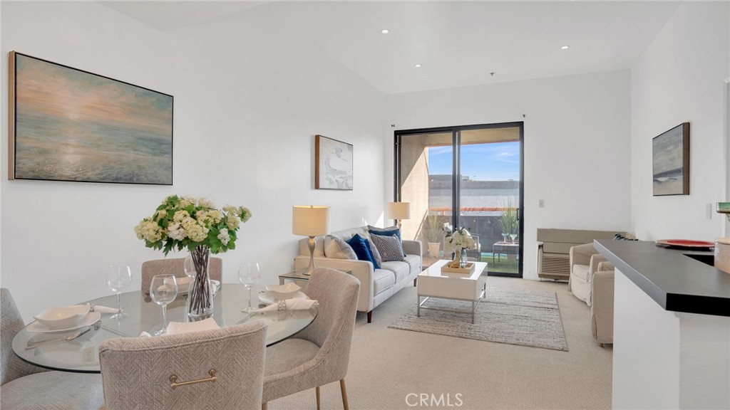 222 S Central 432