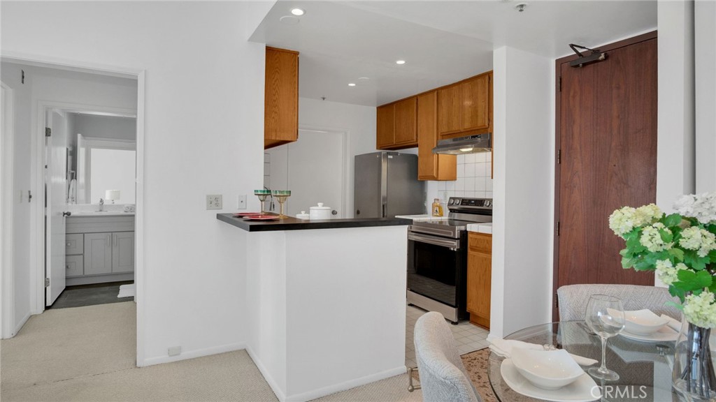 222 S Central 432