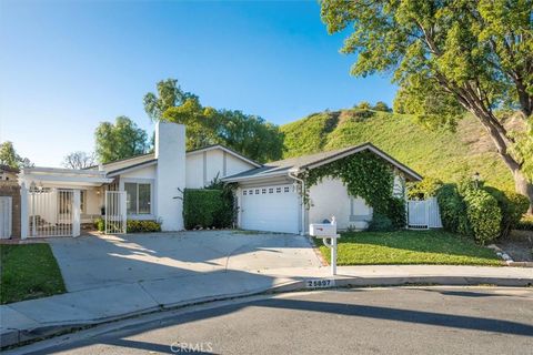 Photo of 25897 Ramillo Way, Valencia, CA 91355 (MLS # SR26005321)