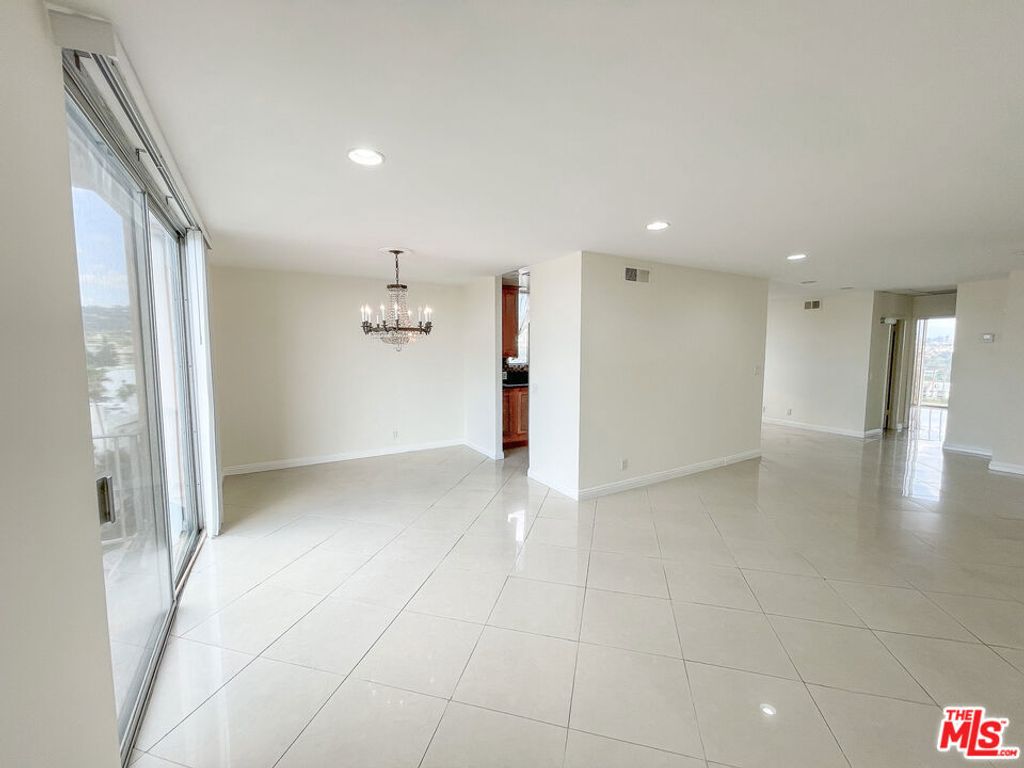 Photo of 100 S Doheny Drive #920, Los Angeles, CA 90048 (MLS # 25612067)
