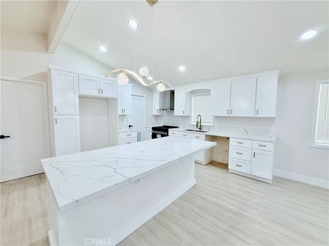 Photo of 1721 E Colton Avenue #119, Redlands, CA 92374 (MLS # CV25206345) Photo of 1721 E Colton Avenue #119, Redlands, CA 92374 (MLS # CV25206345)