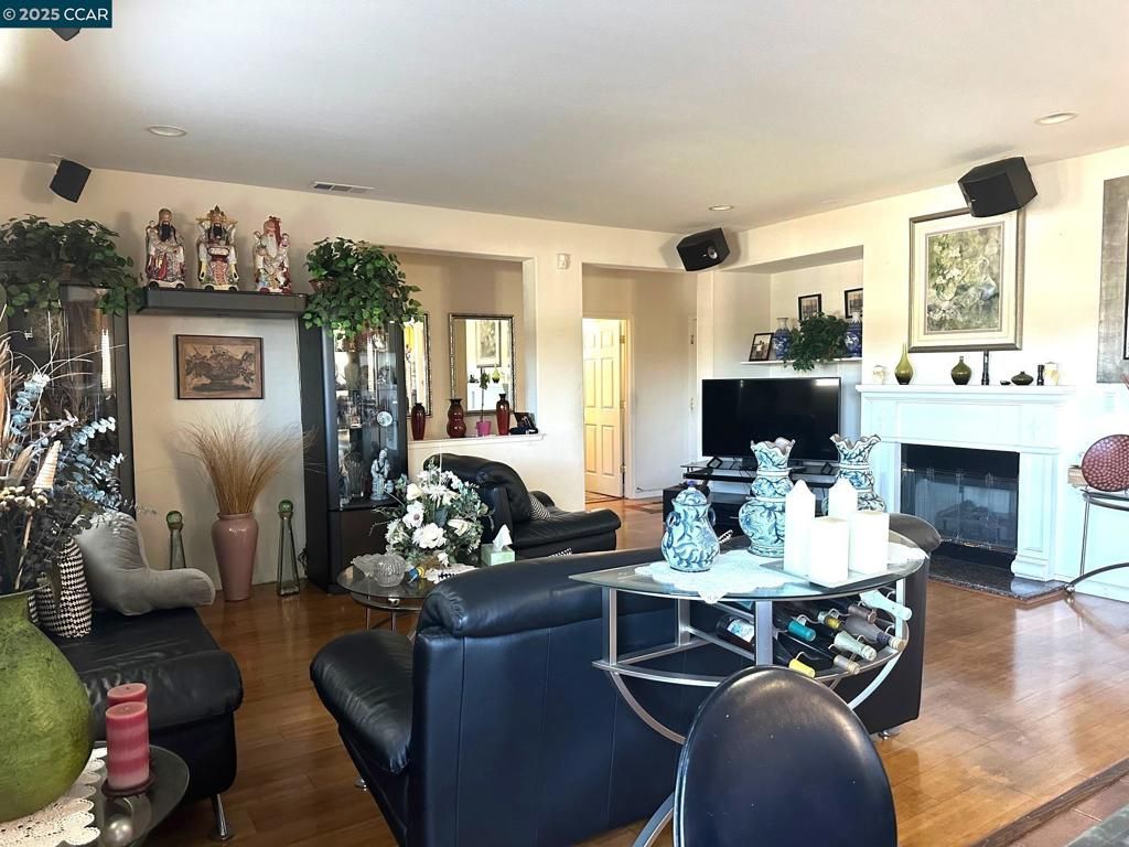 Photo of 584 Silver Maple Drive Dr, Hercules, CA 94547 (MLS # 41116858)