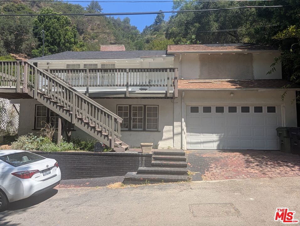 Photo of 9699 Yoakum Drive, Los Angeles, CA 90210 (MLS # 26876343)