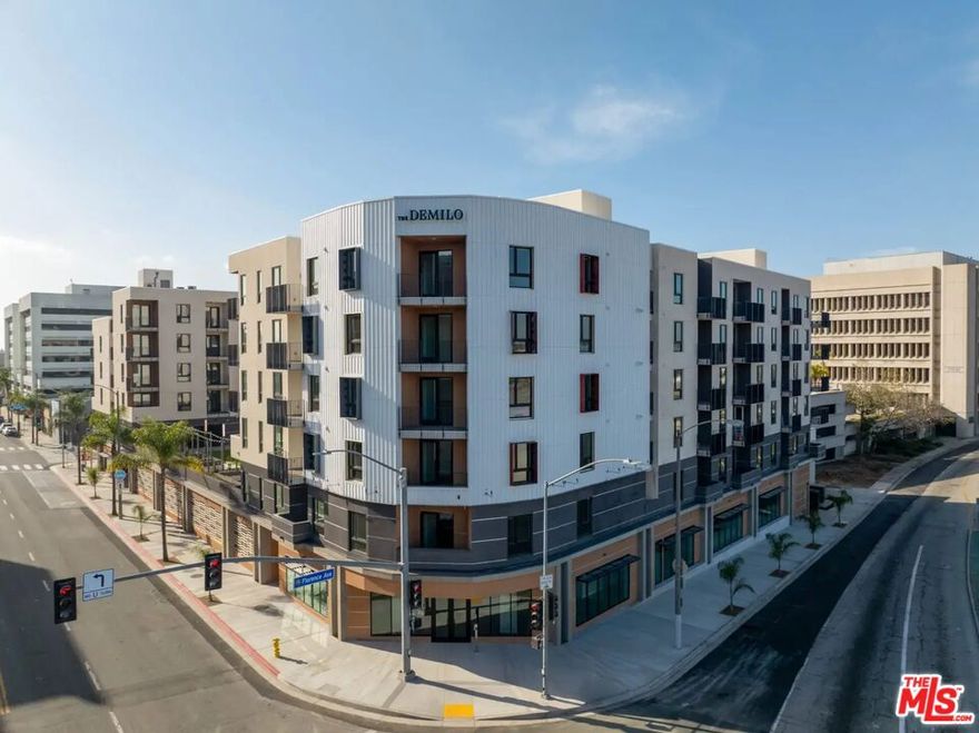 This beautiful  2BD/ 2BA apartment home is available immediately. Discover modern living and wrap yourself in refined relaxation just moments from the energy of Los Angeles. Your apartment home features wood-style flooring, granite countertops, stainless steel appliances, and in-unit full-size washers and dryers. Enjoy soaring 9-foot ceilings, oversized tubs, and thoughtful design touches throughout. Relax in style with two rooftop lap saltwater pools, three rooftop spas, and a state-of-the-art fitness center. The rooftop terrace with outdoor lounge and fire pits provides the perfect setting for socializing or unwinding. Stay productive in the co-working business center or host friends in the clubroom.. Photos may consist of similar model units and virtually staged renderings.