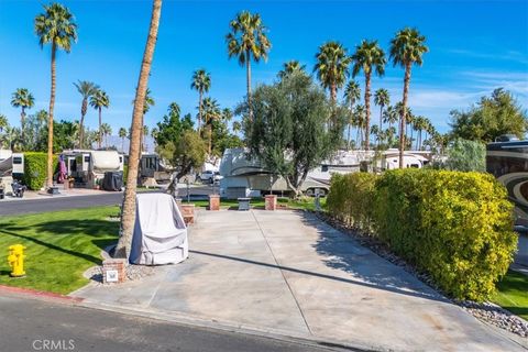 Photo of 69411 Ramon Road, Cathedral City, CA 92234 (MLS # CV25235807)