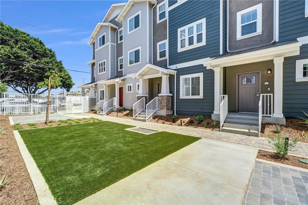 1336 Locust Avenue 4