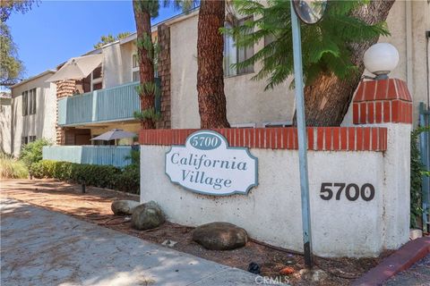 Photo of 5700 Etiwanda, Tarzana, CA 91356 (MLS # SR26058357)