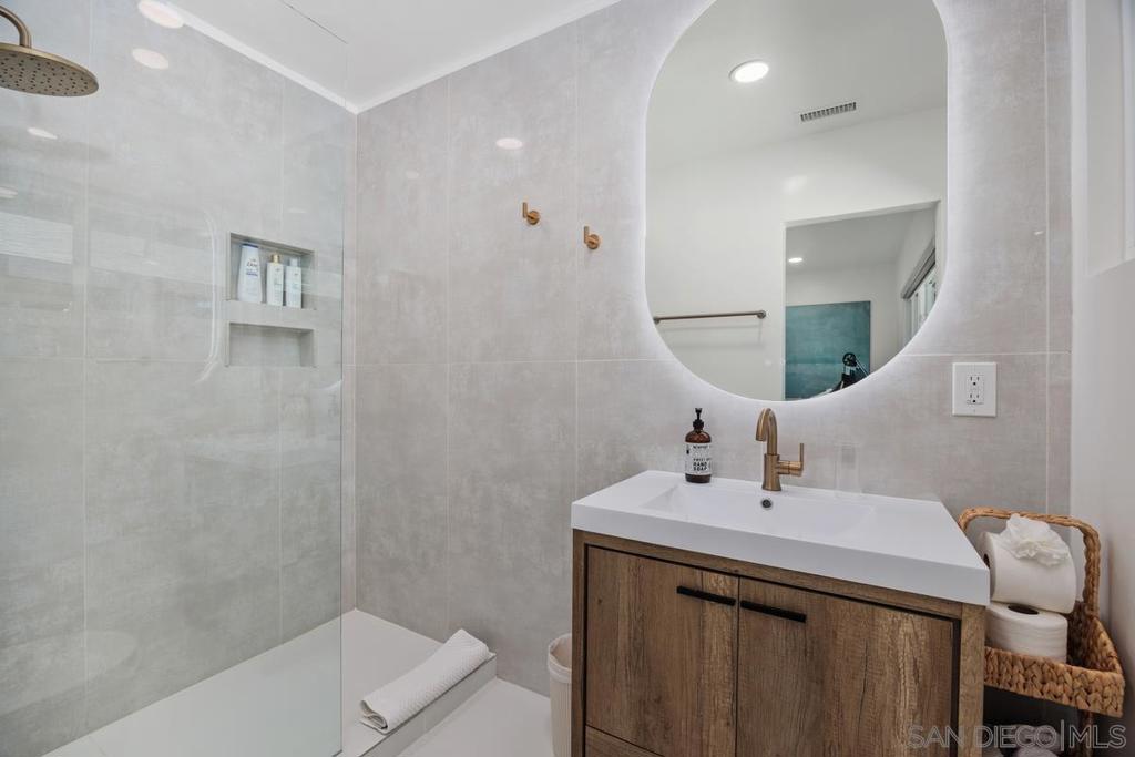Del Mar - Residential Lease