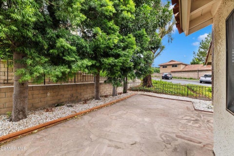 Tiny photo for 721 Blue Oak Avenue, Thousand Oaks, CA 91320 (MLS # 226004353)