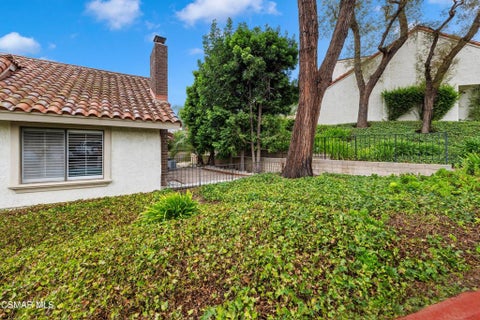 Tiny photo for 721 Blue Oak Avenue, Thousand Oaks, CA 91320 (MLS # 226004353)