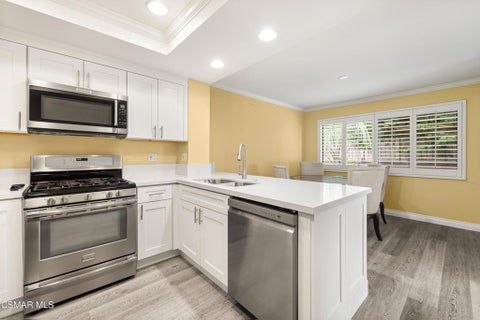 Tiny photo for 721 Blue Oak Avenue, Thousand Oaks, CA 91320 (MLS # 226004353)