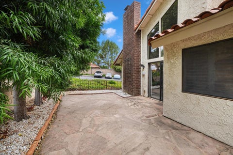 Tiny photo for 721 Blue Oak Avenue, Thousand Oaks, CA 91320 (MLS # 226004353)