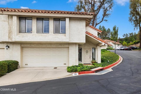 Tiny photo for 721 Blue Oak Avenue, Thousand Oaks, CA 91320 (MLS # 226004353)