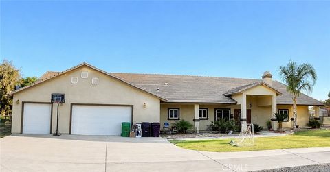 Photo of 30510 Phillip Rd RD, Nuevo, CA 92567 (MLS # CV26127202)